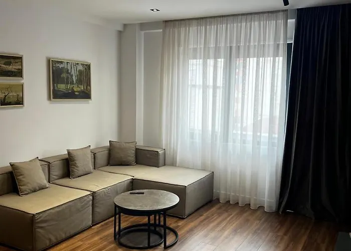 Luxe Haven New Bazzar 4 Appartement